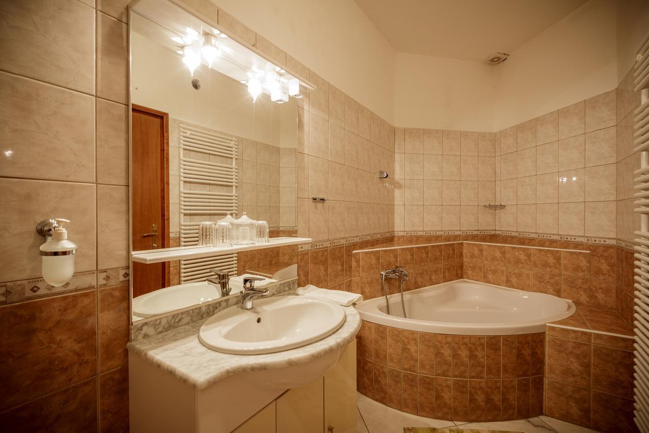 Panorama Birtok - Wellness Panzio, Konferencia Es Rendezvenykoezpont Bed and Breakfast Győrújbarát Εξωτερικό φωτογραφία